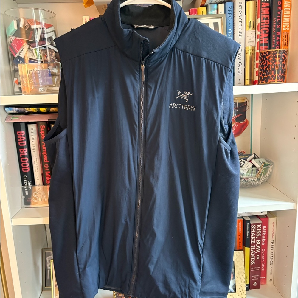 Arc'teryx Men's Atom LT Vest, Navy, Medium